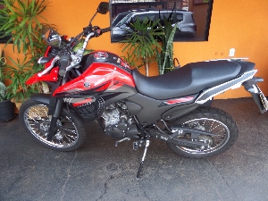 MOTO YAMAHA  XTZ-250 LANDER 2023 Completa, Unico Dono, Vermelha, na Garantia com  1.8ookm, é Novinha, Raridade